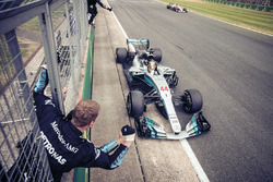 Yarış galibi Lewis Hamilton, Mercedes-Benz F1 W08