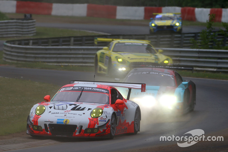 20. #12 Manthey Racing Porsche 911 GT3 R: Otto Klohs, Lars Kern, Dennis Olsen, Philipp Frommenwiler