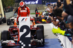 Second placed Kimi Raikkonen, Ferrari SF16-H in parc ferme