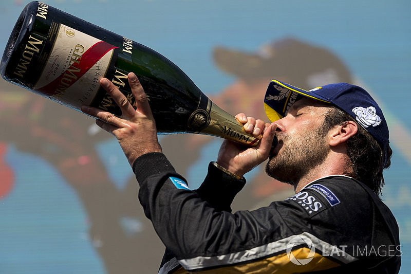 Jean-Eric Vergne, Techeetah, drinks champagne on the podium