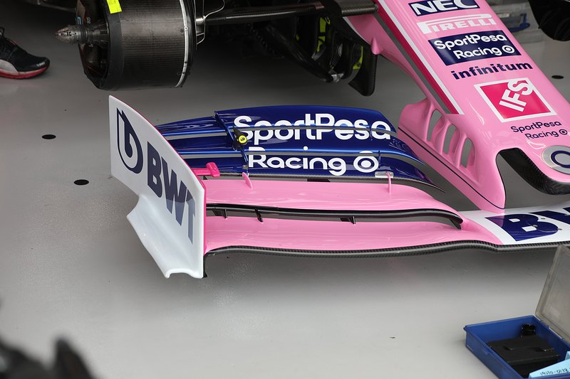 Racing Point RP19, dettaglio dell'ala anteriore con il marciapiede della paratia laterale tagliata