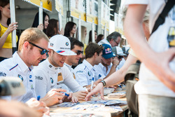 Autogrammstunde, BMW driver, Maxime Martin, BMW Team RBM, BMW M4 DTM; Tom Blomqvist, BMW Team RBM, B