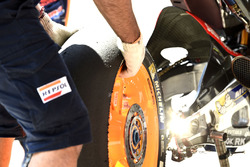 Gomma Michelin, cambio di una ruota Honda