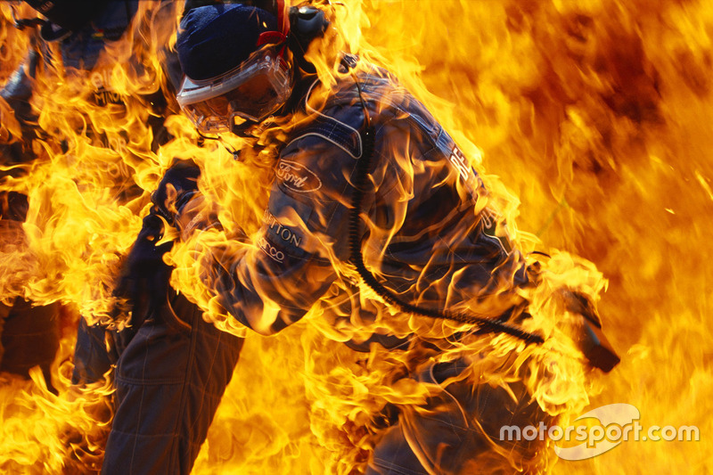 Brand bij pitstop Jos Verstappen, Benetton B194 Ford