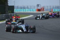 Valtteri Bottas, Mercedes AMG F1 W08, Max Verstappen, Red Bull Racing RB13, Lewis Hamilton, Mercedes