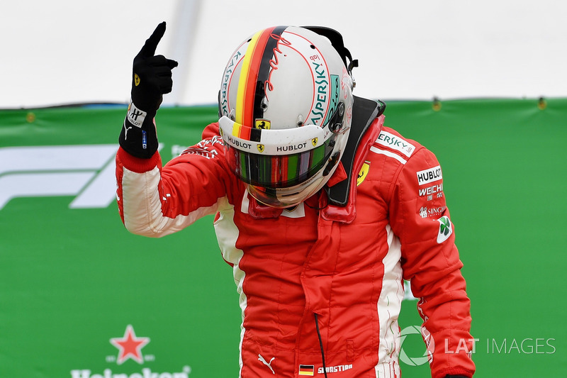 Yarış galibi Sebastian Vettel, Ferrari, parc ferme