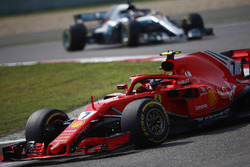 Кімі Райкконен, Ferrari SF71H, Льюіс Хемілтон, Mercedes AMG F1 W09