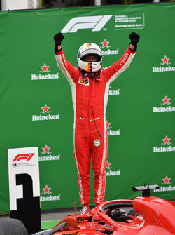 Yarış galibi Sebastian Vettel, Ferrari SF71H, parc ferme