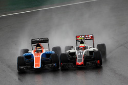 Pascal Wehrlein, Manor Racing MRT05; Esteban Gutierrez, Haas F1 Team VF-16