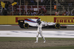 Lance Stroll, Williams FW40, nach seine Crash mit Carlos Sainz Jr., Scuderia Toro Rosso