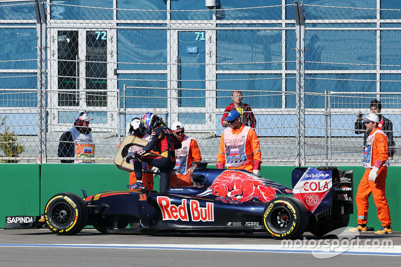 Max Verstappen, Scuderia Toro Rosso STR11 na opgave