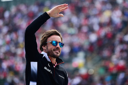 Fernando Alonso, McLaren, tijdens de rijdersparade