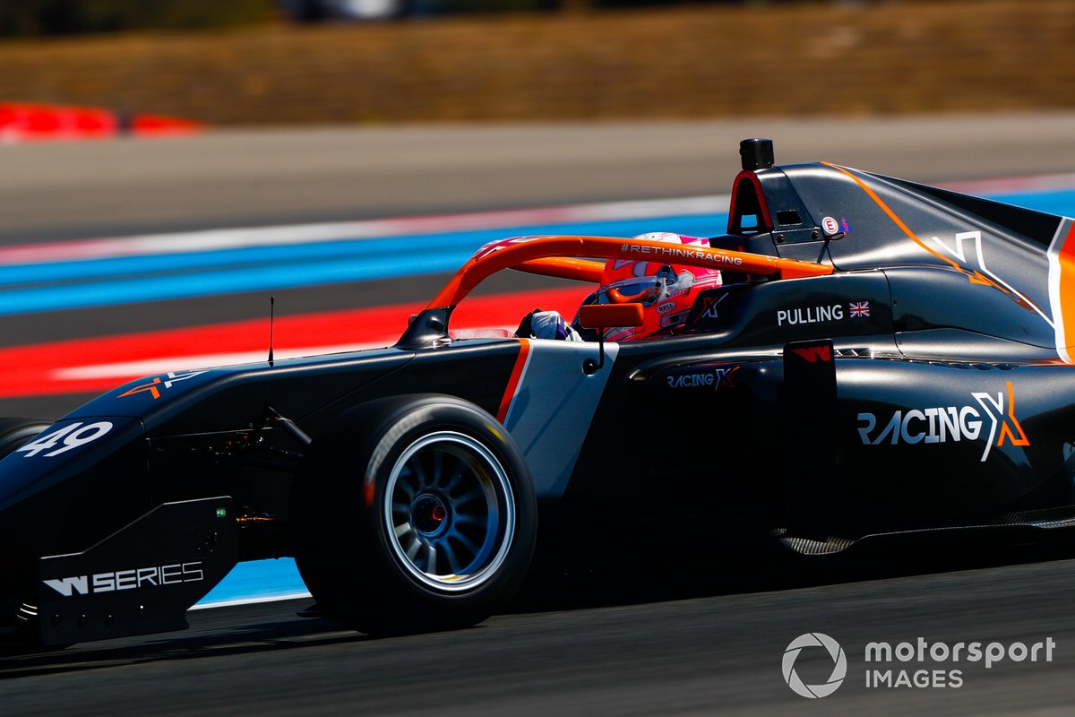 El coche habitual de Pulling, el chasis Tatuus de la Serie W, es más pesado de conducir que el de la FIA F3
