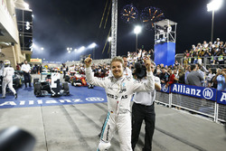 Il vincitore della gara Nico Rosberg, Mercedes AMG F1 Team