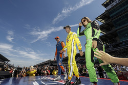 Scott Dixon, Chip Ganassi Racing Honda, Helio Castroneves, Team Penske Chevrolet, Danica Patrick, Ed Carpenter Racing Chevrolet