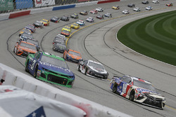 Pace-Laps: Kyle Busch, Joe Gibbs Racing, Snickers Almond Toyota Camry, Ryan Newman, Richard Childres