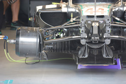 Mercedes AMG F1 W07 Hybrid, Vorderradaufhängung und Bremse