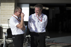 Simon Cole, Mercedes AMG F1 şef psit mühendisi ve James Allison, Mercedes AMG F1 teknik direktörü