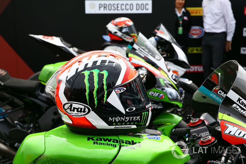 Jonathan Rea, Kawasaki Racing helmet