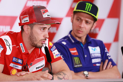 Андреа Довіціозо, Ducati Team, Валентино Россі, Yamaha Factory Racing