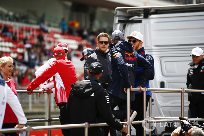 Kimi Raikkonen, Ferrari, Marcus Ericsson, Sauber, Lewis Hamilton, Mercedes AMG F1, Stoffel Vandoorne, McLaren, Max Verstappen, Red Bull Racing, Pierre Gasly, Toro Rosso, and Valtteri Bottas, Mercedes AMG F1, on the drivers' parade