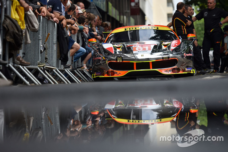 #61 Clearwater Racing Ferrari 488 GTE
