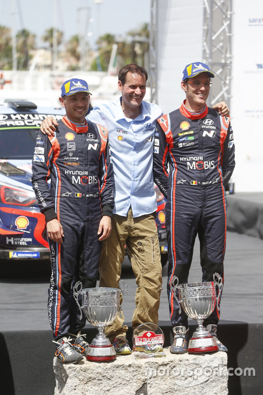 Winners Thierry Neuville, Nicolas Gilsoul, Hyundai Motorsport Hyundai i20 Coupe WRC
