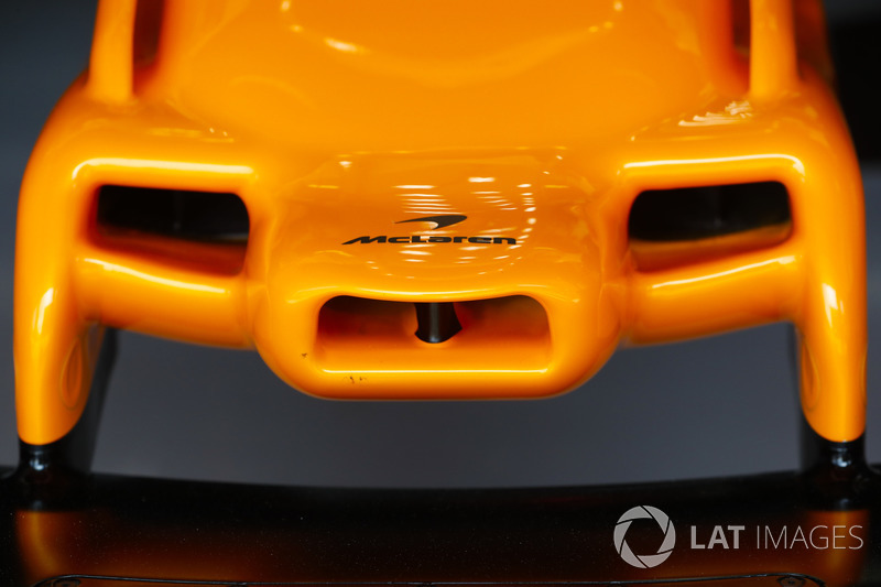 Ніс McLaren MCL33