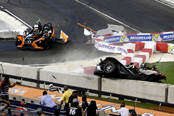 Unfall: Pascal Wehrlein und Felipe Massa, Polaris Slingshot SLR