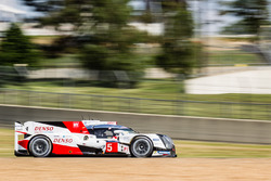 #5 Toyota Racing Toyota TS050 Hybrid: Anthony Davidson, Sébastien Buemi, Kazuki Nakajima, Alexander