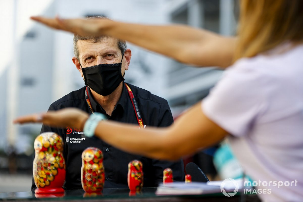 Штайнер на интервью о ходу Гран При России этого года