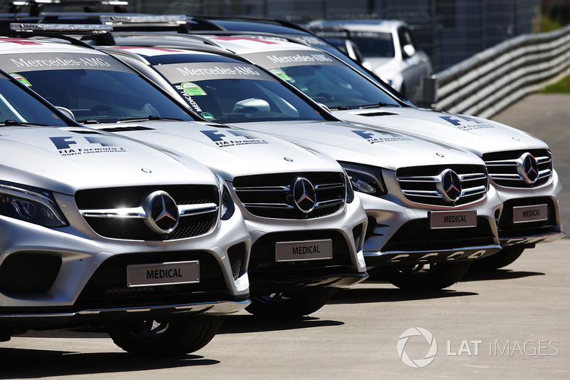 Mercedes tıbbi aracı