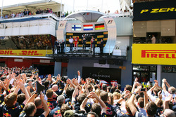 Подіум: переможець Макс Ферстаппен, Red Bull Racing, другий Кімі Райкконен, Scuderia Ferrari, третій