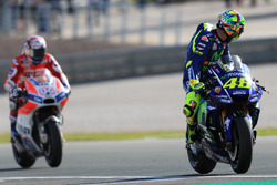 Валентино Россі, Yamaha Factory Racing, Андреа Довіціозо, Ducati Team