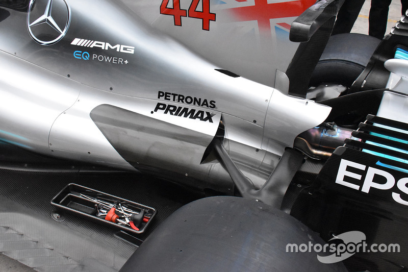 Детали задней части Mercedes F1 W08