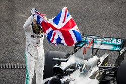 2017 World Champion Lewis Hamilton, Mercedes AMG F1