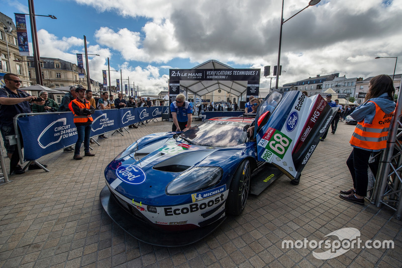 #68 Ford Chip Ganassi Racing Ford GT