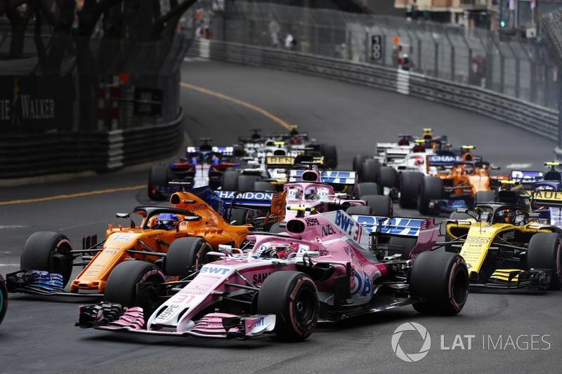 Естебан Окон, Force India VJM11, Фернандо Алонсо, McLaren MCL33, Карлос Сайнс-мол., Renault