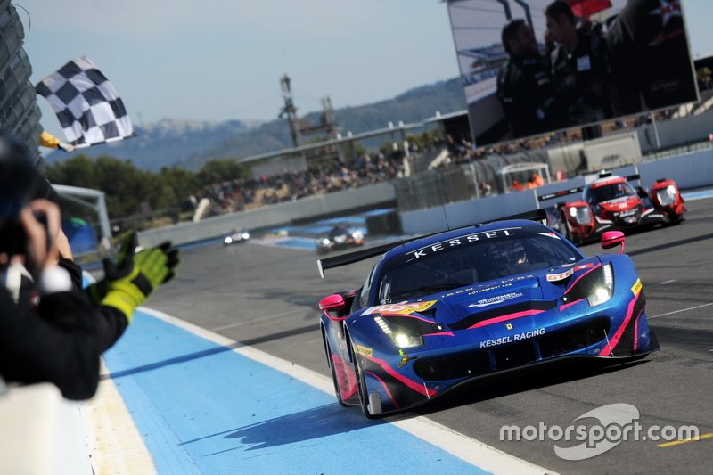 #83 Kessel Racing Ferrari F488 GTE: Manuela Gostner, Rahel Frey, Michelle Gatting