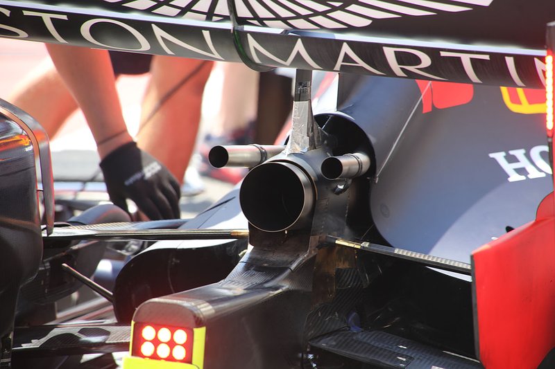 Red Bull Racing RB15 dettaglio della zona degli scarichi con i terminali della wastegare leggermente inclinati in alto