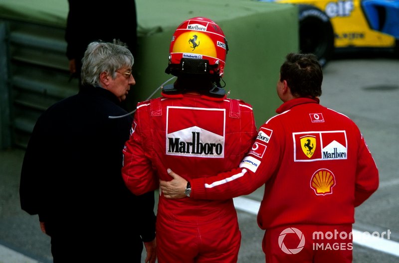 Herbie Blash, junto a Michael Schumacher, Ferrari, y Jean Todt, jefe de Ferrari.
