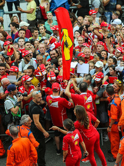 Kimi Raikkonen, Ferrari signs autographs for the fans on the pitlane walkabout