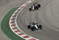 Lewis Hamilton, Mercedes AMG F1 W08; Max Verstappen, Red Bull Racing RB13