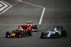 Kimi Raikkonen, Ferrari SF16-H, Daniel Ricciardo, Red Bull Racing RB12 and Felipe Massa, Williams FW