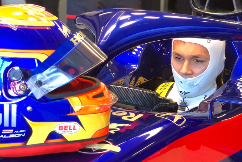 Александр Элбон, Scuderia Toro Rosso STR14