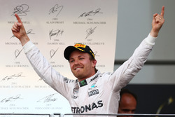 Podio: ganador de la carrera Nico Rosberg, Mercedes AMG Petronas F1 W07
