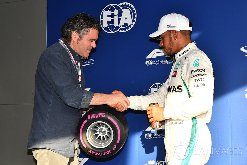 Pole pozisyonu sahibi Lewis Hamilton, Mercedes-AMG F1