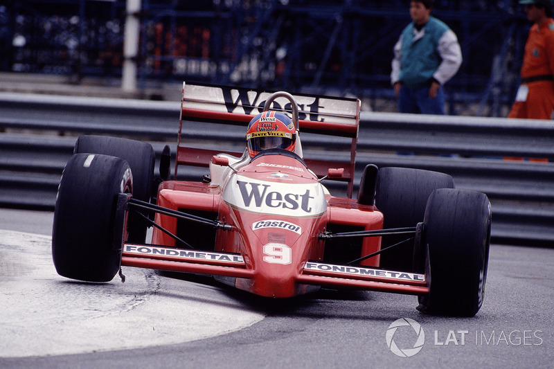 11. <img src="https://cdn-8.motorsport.com/static/img/cfp/0/0/0/100/108/s3/italy-2.jpg" alt="" width="20" height="12" /> Piercarlo Ghinzani, 76 Grandes Premios (1981, 1983-1989), el mejor resultado es el 5° lugar en (Dallas 1984).