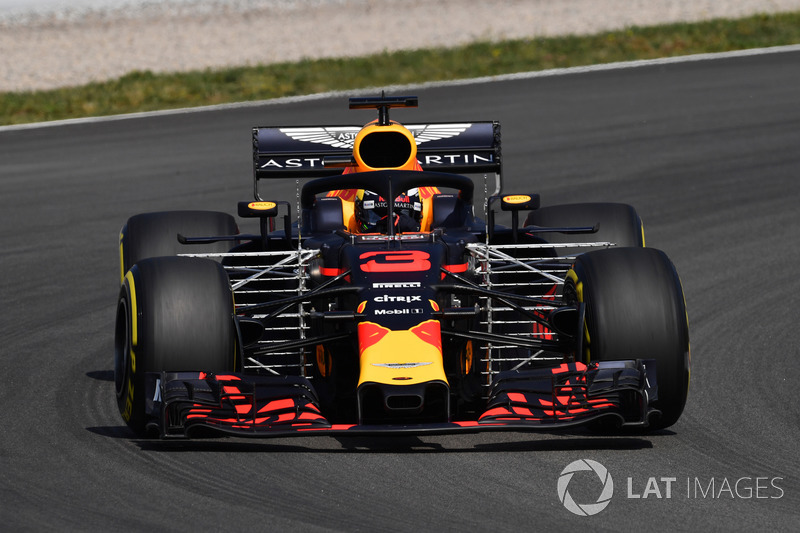 2. Daniel Ricciardo, Red Bull Racing RB14 with aero sensors
