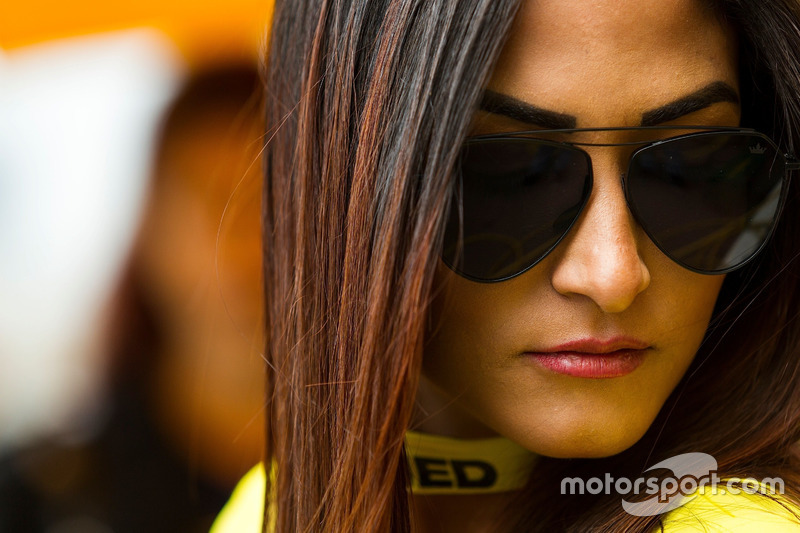 Grid girl